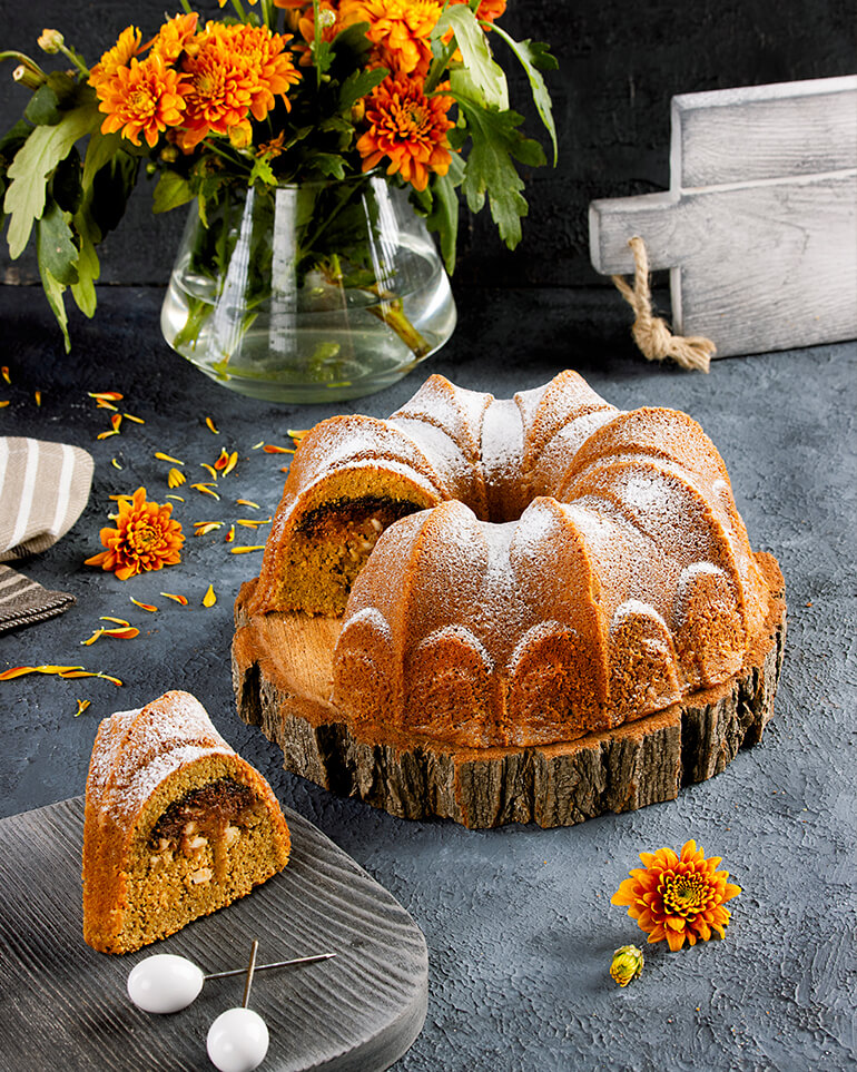 شیرینی و قهوه